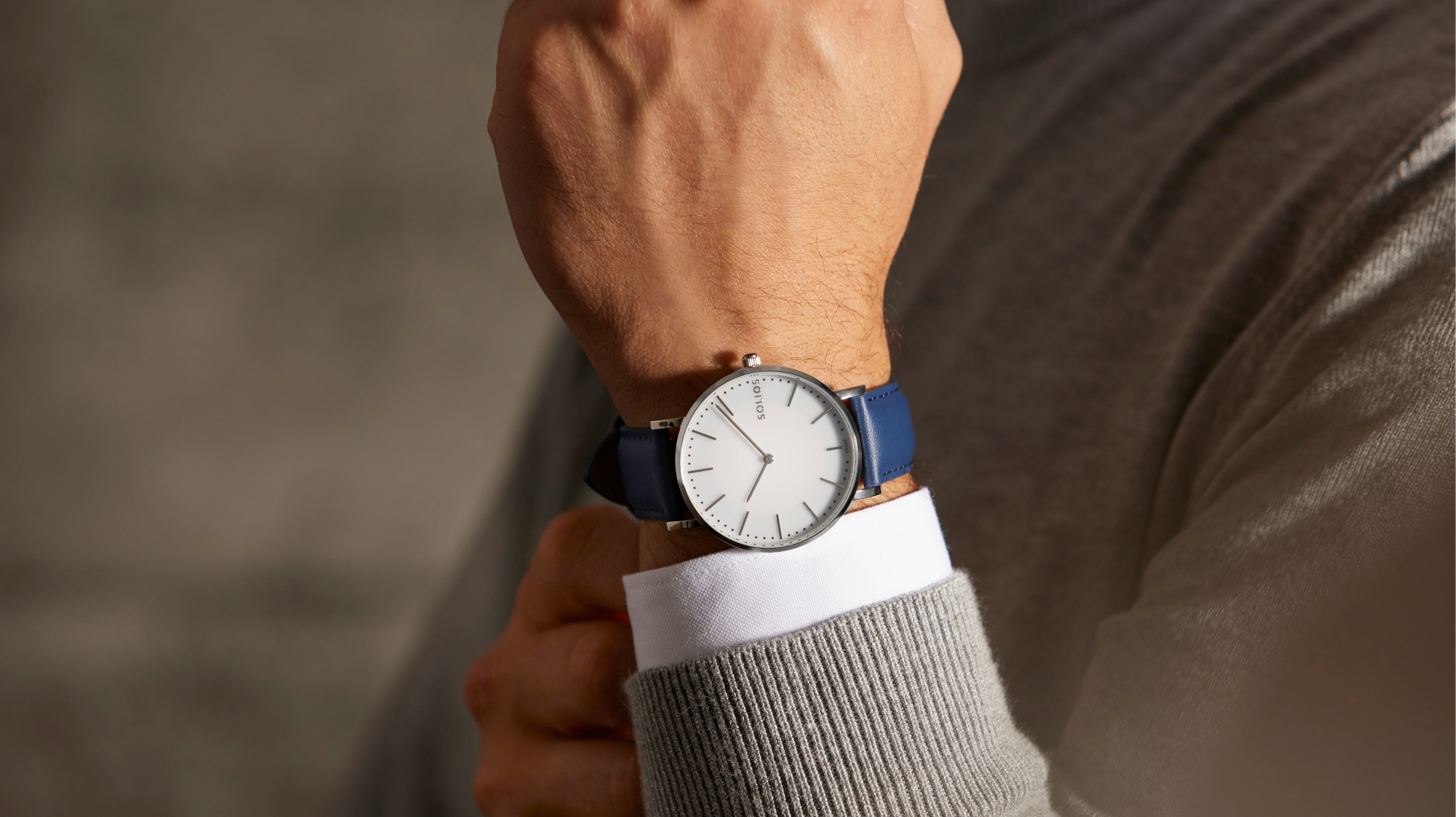 how to wear a watch with long sleeves