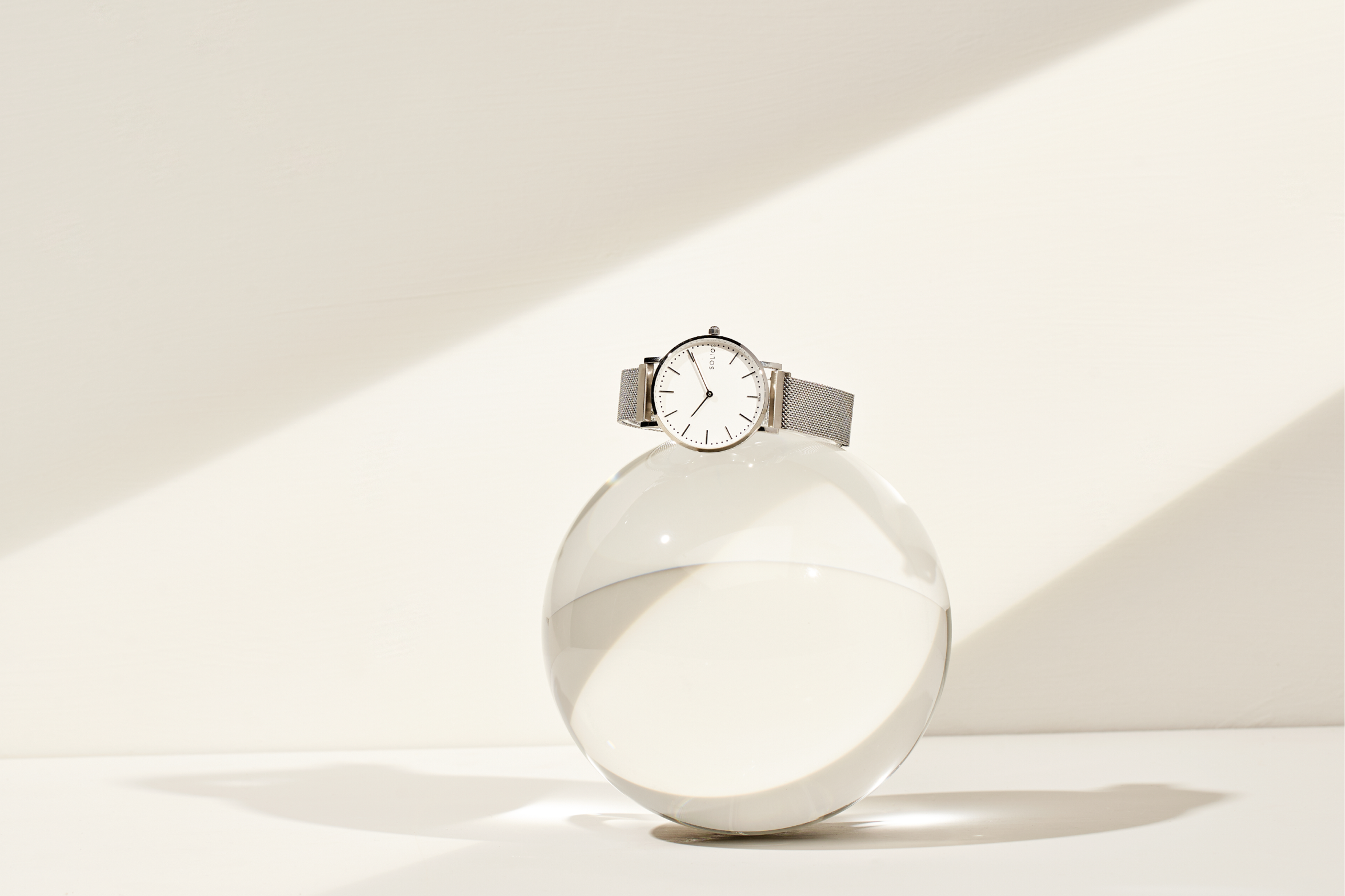 Solar watch with minimalist design